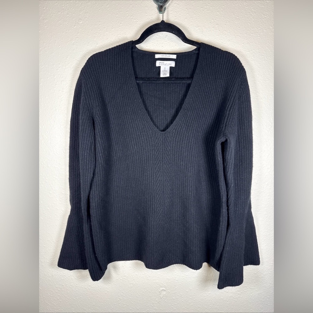 Nordstrom Signature Black V-Neck Cashmere Sweater Bell Sleeve M Boho Classic